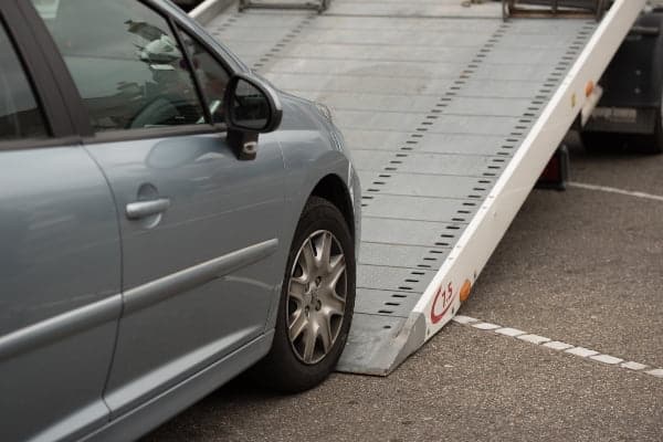 car wreckers auckland towing broken car