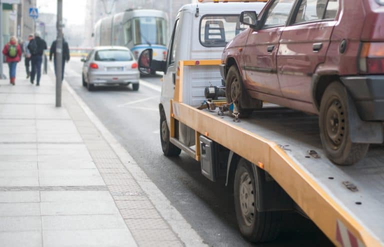 Car Removal Auckland 3 Towing A Broken On Road