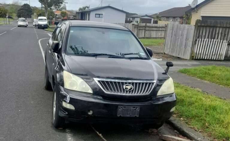 wrecking toyota harrier
